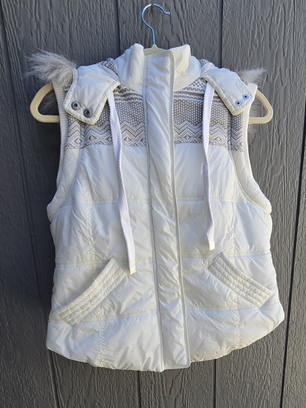 BKE (The Buckle) White Puffy Hooded Vest